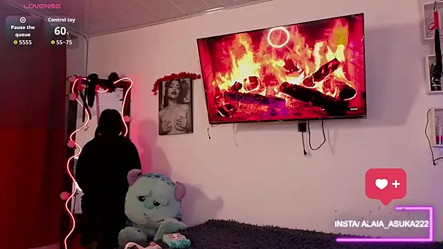 Snapshot of Alaia_Asuka chatting on October 4, 2025, 12:23 am Alaia Asuka online show from October 4, 2025, 12:23 am