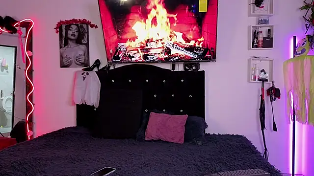 Snapshot of Alaia_Asuka chatting on October 22, 2025, 12:10 am Alaia Asuka online show from October 22, 2025, 12:10 am