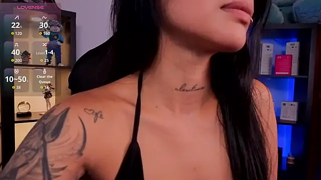 Snapshot of Alaia_Asuka chatting on June 19, 2026, 1:11 am Alaia Asuka online show from June 19, 2026, 1:11 am