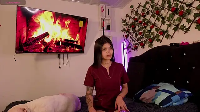 Snapshot of Alaia_Asuka chatting on October 6, 2025, 12:34 am Alaia Asuka online show from October 6, 2025, 12:34 am