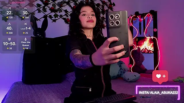 Alaia Asuka online show from November 21, 2025, 12:42 am