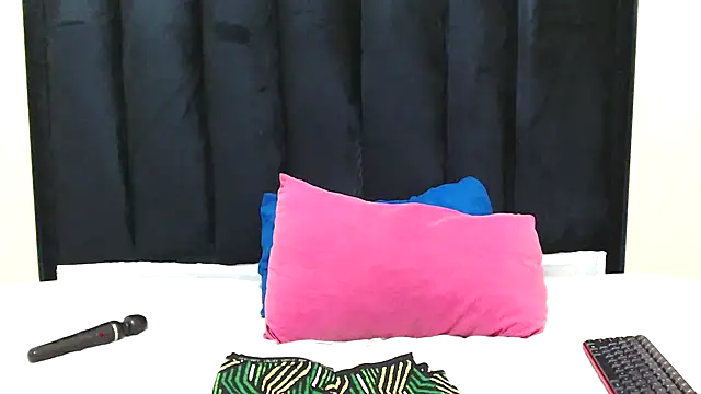 EBONY WILD ASS online show from May 7, 2026, 12:41 pm
