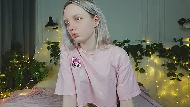 Beatrica Klein online show from March 21, 2025, 3:35 pm