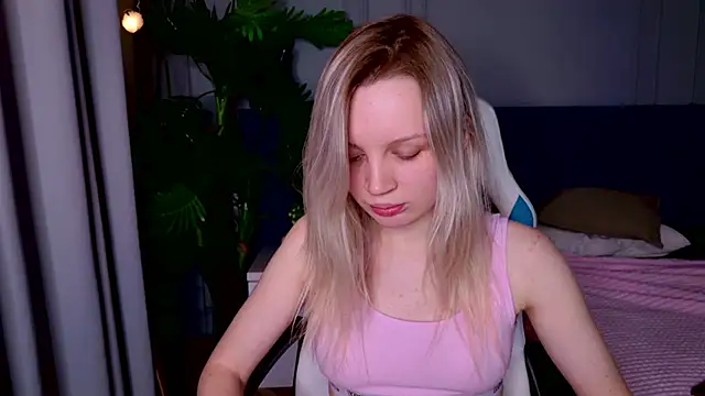 Beatrica Klein online show from January 14, 2025, 2:22 pm