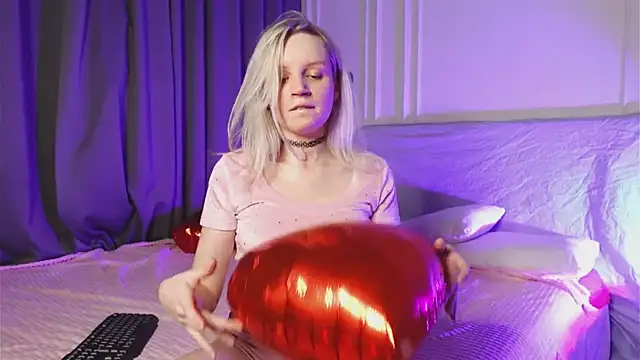 Beatrica Klein online show from February 7, 2025, 2:15 pm
