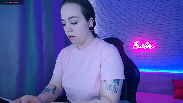 -Stacyy- online show from April 10, 2026, 5:47 am