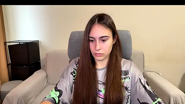 AliceKolltt online show from December 5, 2025, 10:58 am