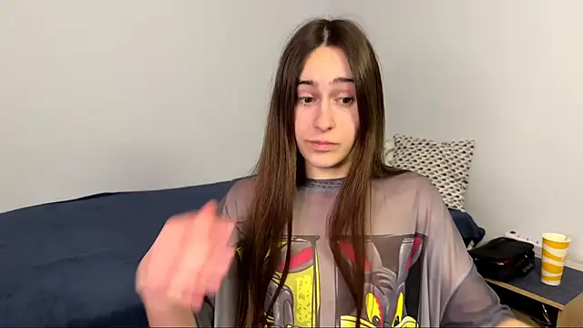 AliceKolltt online show from April 17, 2026, 8:33 pm