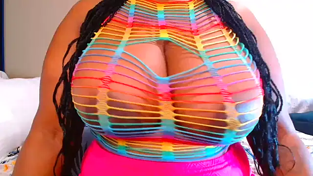 Snapshot of BERNINIBLUSHX89 chatting on October 27, 2025, 4:57 am BERNINIBLUSHX89 online show from October 27, 2025, 4:57 am