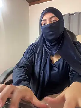 Snapshot of haddy_ss chatting on October 17, 2025, 7:15 pm haddy ss online show from October 17, 2025, 7:15 pm