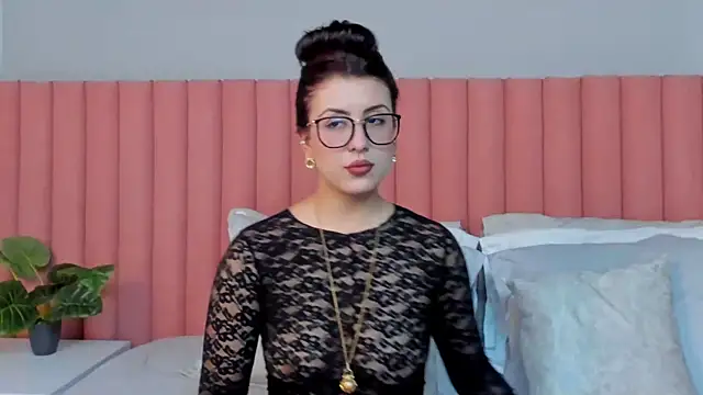 EmaSaenz online show from March 20, 2026, 6:53 pm