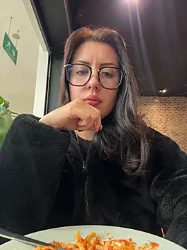 EmaSaenz online show from October 15, 2025, 9:45 pm