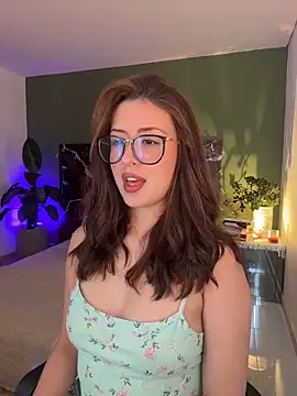 EmaSaenz online show from March 18, 2026, 7:15 pm