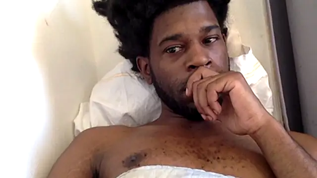 Snapshot of patrickfc_ chatting on October 10, 2025, 11:33 am patrickfc online show from October 10, 2025, 11:33 am