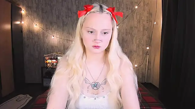 MariaMango online show from November 22, 2025, 1:37 am