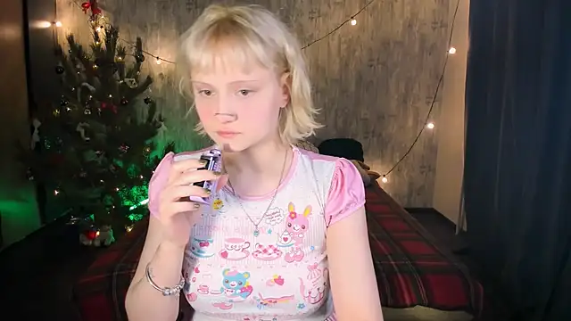 MariaMango online show from December 22, 2025, 4:34 am