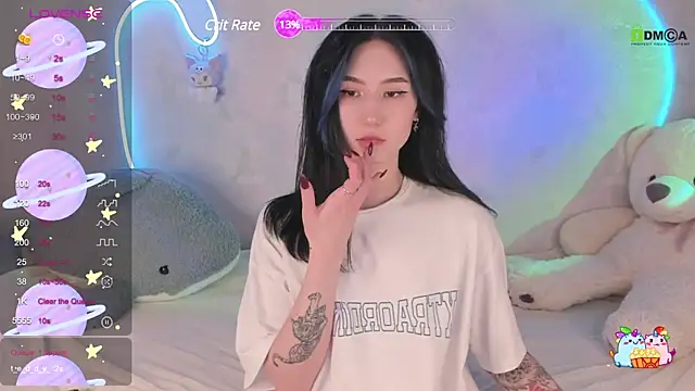Snapshot of EmmaHixLove chatting on February 1, 2025, 4:22 pm EmmaHixLove online show from February 1, 2025, 4:22 pm