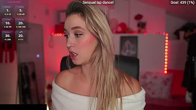 Snapshot of Alexis___Texas chatting on November 2, 2025, 7:08 pm Alexis Texas online show from November 2, 2025, 7:08 pm