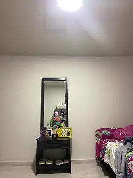 Snapshot of alina_stark chatting on October 13, 2025, 9:05 pm alina stark online show from October 13, 2025, 9:05 pm