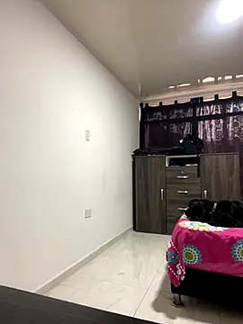 Snapshot of alina_stark chatting on October 27, 2025, 4:19 pm alina stark online show from October 27, 2025, 4:19 pm