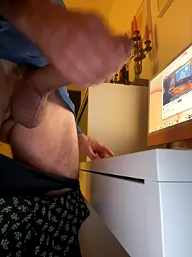 Snapshot of Frank22xx chatting on October 18, 2025, 6:43 pm Frank22xx online show from October 18, 2025, 6:43 pm