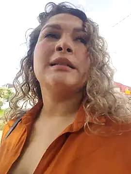 Sara smiiith211 online show from April 6, 2026, 3:13 pm