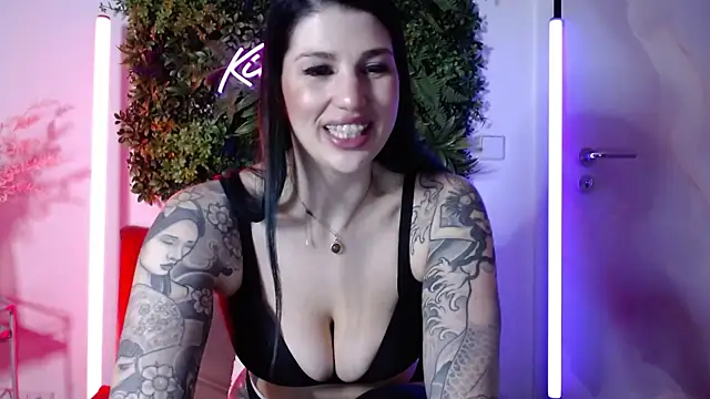 KiraKane1 online show from February 25, 2025, 7:31 am