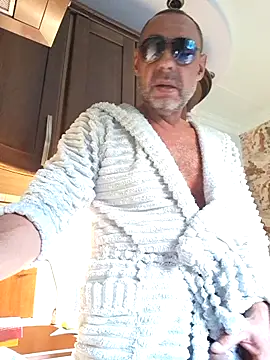 de markko online show from September 28, 2025, 4:19 am