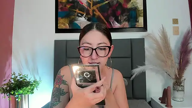 Snapshot of Emilywatsonn chatting on January 15, 2026, 9:18 pm Emilywatsonn online show from January 15, 2026, 9:18 pm