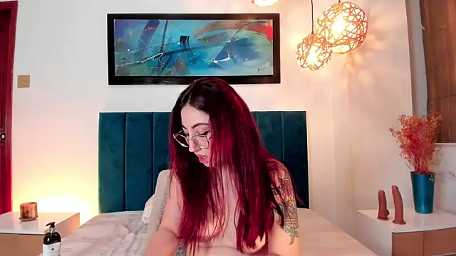 Snapshot of Emilywatsonn chatting on March 23, 2025, 2:48 am Emilywatsonn online show from March 23, 2025, 2:48 am