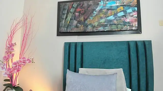 Emilywatsonn online show from December 4, 2025, 12:31 am