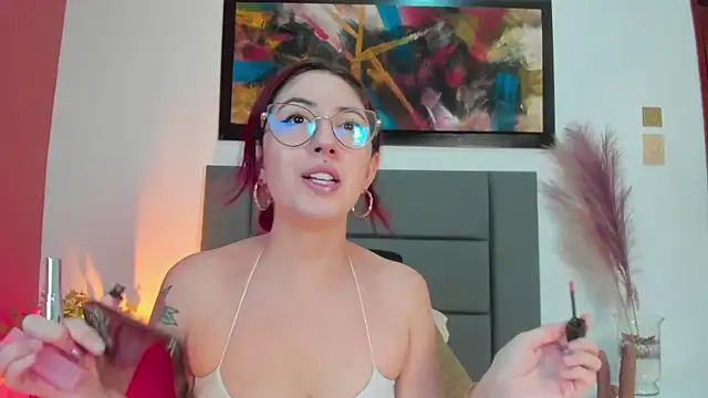 Snapshot of Emilywatsonn chatting on October 4, 2025, 12:34 am Emilywatsonn online show from October 4, 2025, 12:34 am