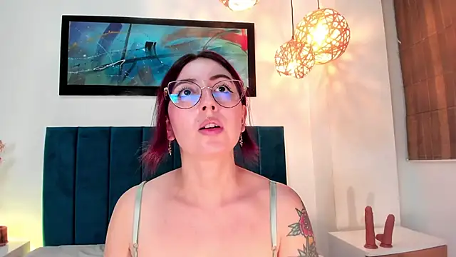 Snapshot of Emilywatsonn chatting on March 13, 2025, 3:33 am Emilywatsonn online show from March 13, 2025, 3:33 am