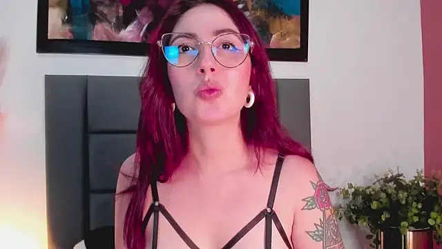 Snapshot of Emilywatsonn chatting on March 20, 2025, 4:29 am Emilywatsonn online show from March 20, 2025, 4:29 am