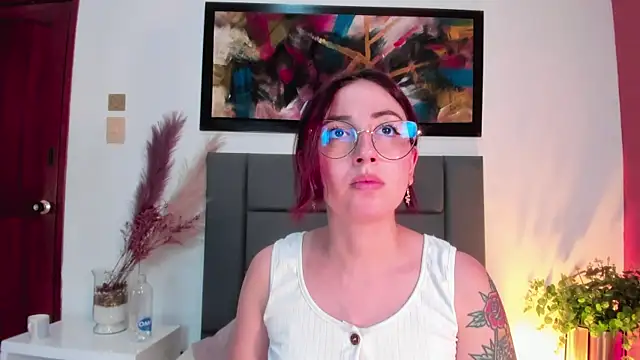 Snapshot of Emilywatsonn chatting on March 14, 2025, 6:32 am Emilywatsonn online show from March 14, 2025, 6:32 am