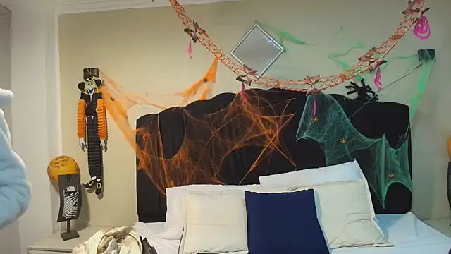 Snapshot of Ambarross chatting on October 27, 2025, 7:15 pm Ambarross online show from October 27, 2025, 7:15 pm