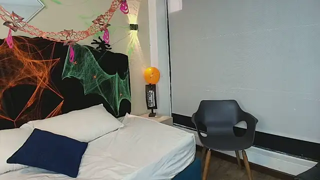 Snapshot of Ambarross chatting on October 22, 2025, 8:52 pm Ambarross online show from October 22, 2025, 8:52 pm