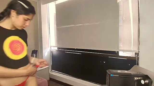 Snapshot of Ambarross chatting on September 23, 2025, 12:56 pm Ambarross online show from September 23, 2025, 12:56 pm