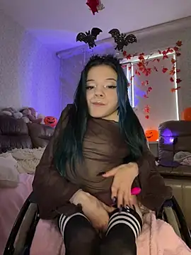 Snapshot of MiniSophiaa chatting on October 27, 2025, 8:48 am MiniSophiaa online show from October 27, 2025, 8:48 am