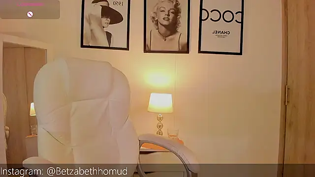 BetzabethHomud0 online show from December 2, 2024, 1:53 am