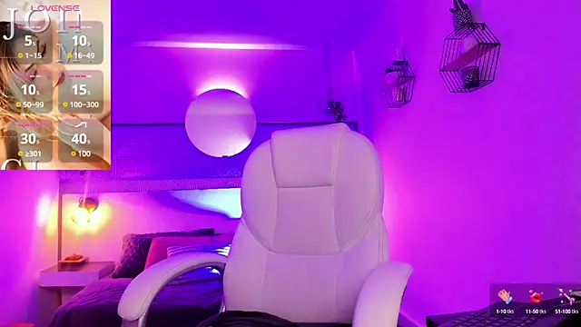 Melanie silver  online show from March 8, 2025, 10:24 pm