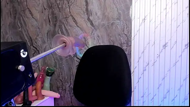 annie wigg online show from February 12, 2026, 2:33 am