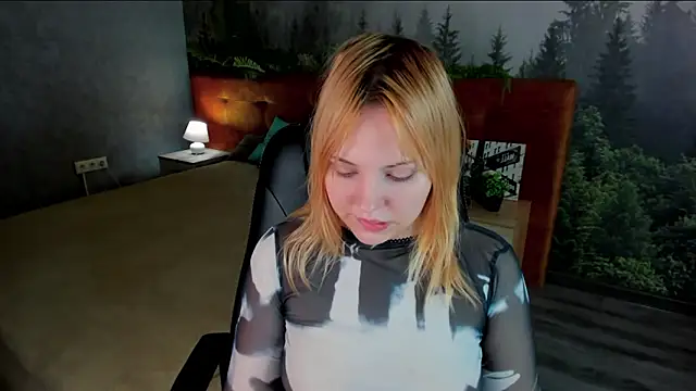 Snapshot of Stacy_Luv chatting on October 18, 2025, 1:07 am Stacy Luv online show from October 18, 2025, 1:07 am