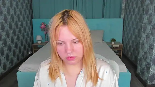 Snapshot of Stacy_Luv chatting on September 27, 2025, 12:06 am Stacy Luv online show from September 27, 2025, 12:06 am