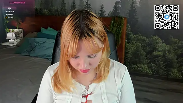 Snapshot of Stacy_Luv chatting on October 8, 2025, 1:07 am Stacy Luv online show from October 8, 2025, 1:07 am