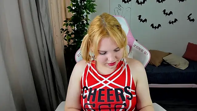 Snapshot of Stacy_Luv chatting on October 31, 2025, 4:20 am Stacy Luv online show from October 31, 2025, 4:20 am