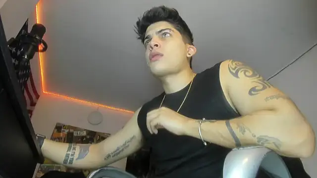 charlie hotxxx online show from October 8, 2025, 3:41 am