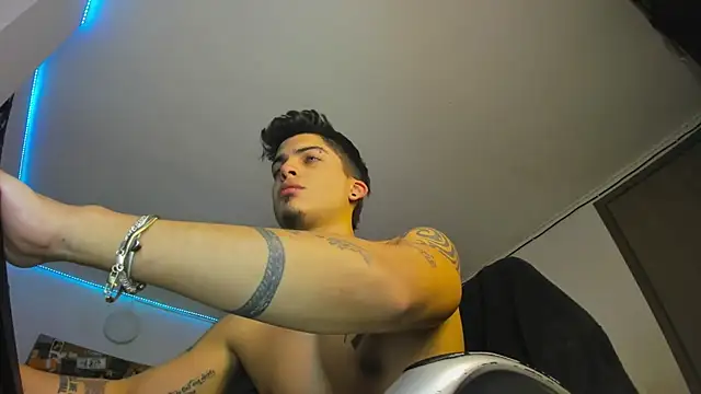 charlie hotxxx online show from February 8, 2025, 4:57 am