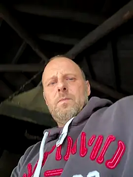 SchwuleHure online show from September 24, 2025, 1:28 pm