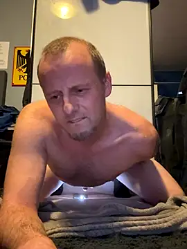 SchwuleHure online show from October 11, 2025, 9:05 pm